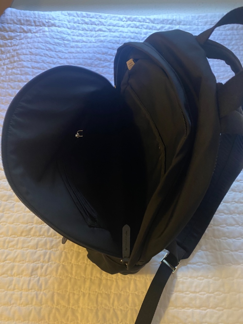 Kate Spade New York Black Nylon Backpack Gold Hardware Barely Used - Picture 3 of 3